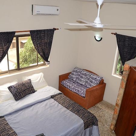 The Sleepy Hippo Hotel Accra Bagian luar foto