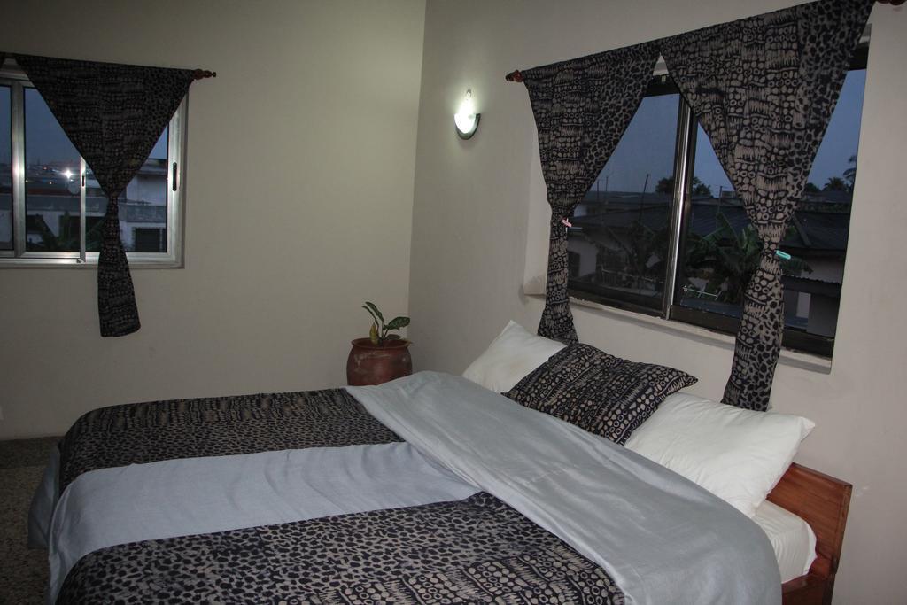 The Sleepy Hippo Hotel Accra Bagian luar foto