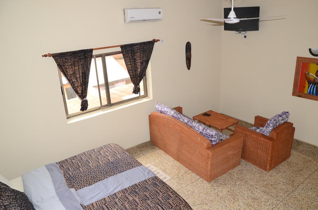 The Sleepy Hippo Hotel Accra Ruang foto